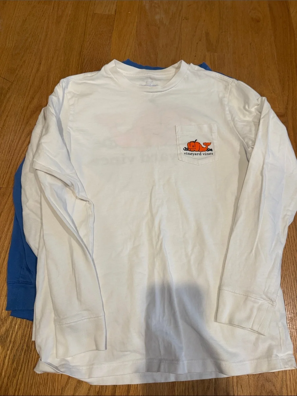 Vineyard Vines Kids Graphic long sleeve all medium.